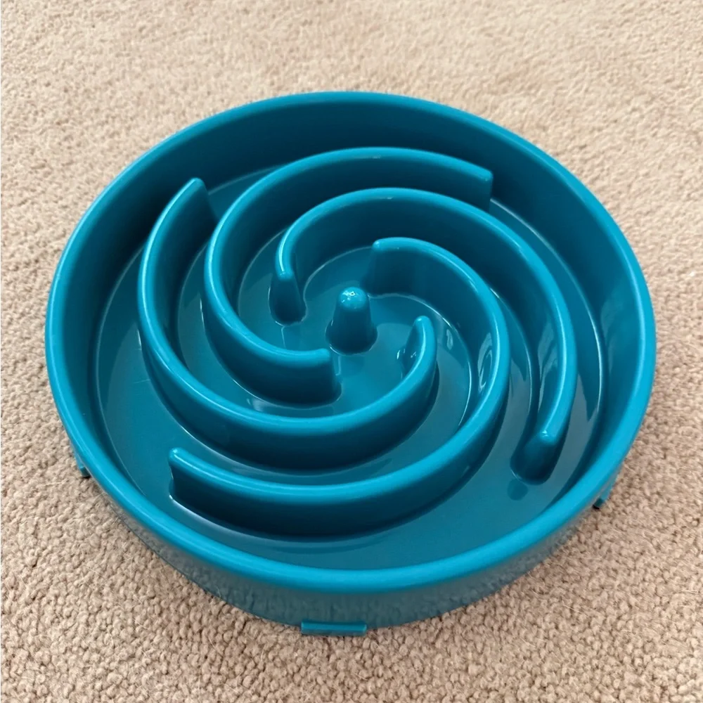 New. Blue Slow Feeder Dog Bowl for Medium and Large Dogs. Teal. Dark Green.